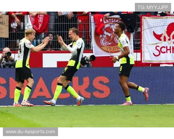 多特蒙德主场3-2逆转美因茨，艰难取胜，多特蒙德对美因茨预测